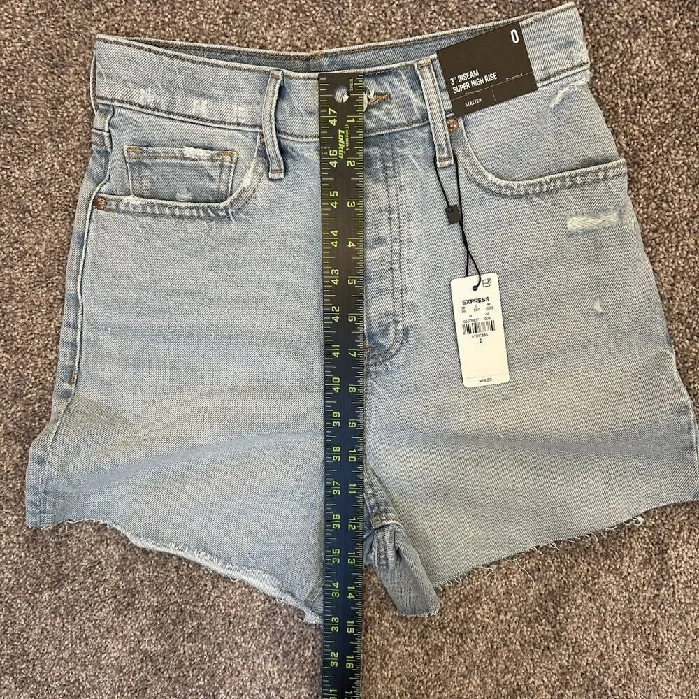 Express Women's Super High Waisted Jean Shorts Size 0 Light Wash Raw Hem NWT $68